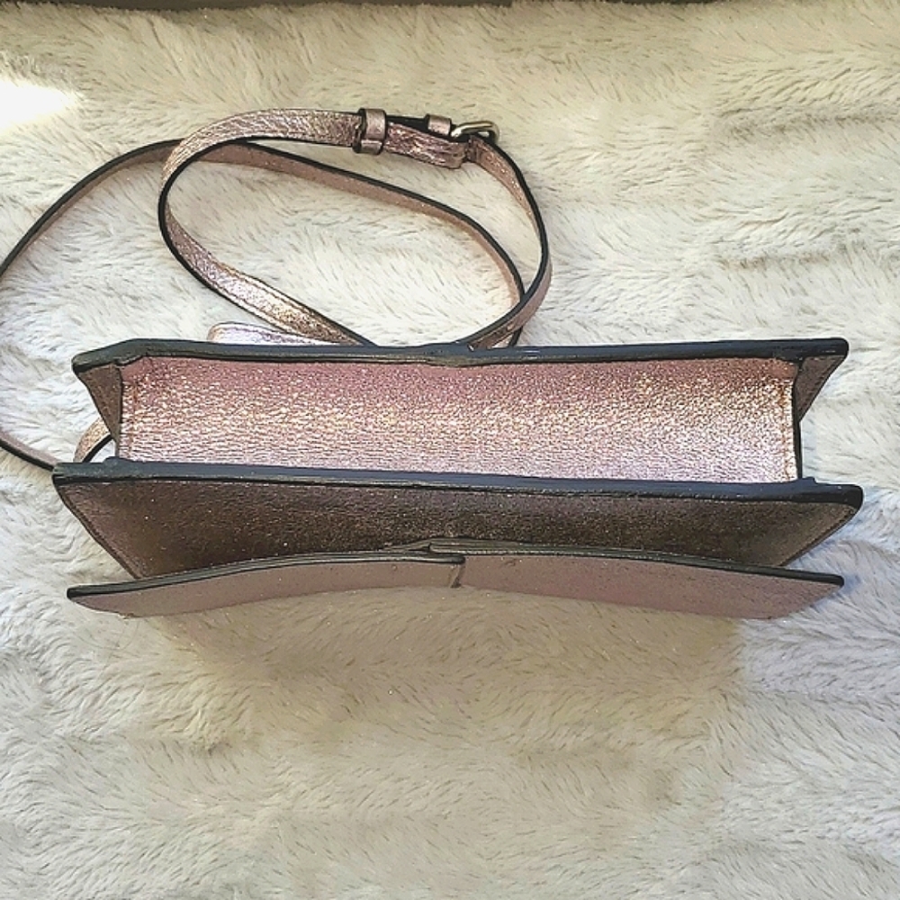Gianni Chiarini Made in Italy Metallic Leather Crossbody Bag - Picture 7 of 12